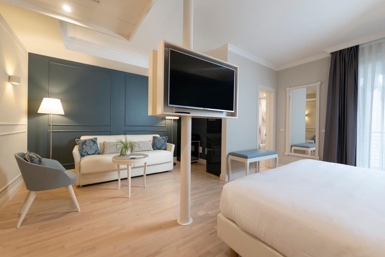 Hotel La Caporala 卡斯泰尔达扎诺 外观 照片