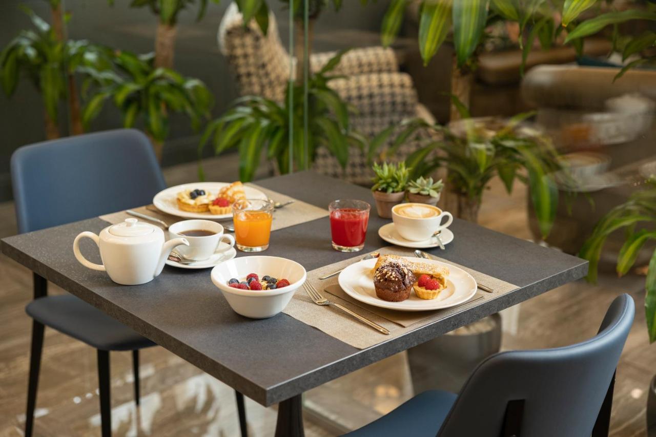 Hotel La Caporala 卡斯泰尔达扎诺 外观 照片