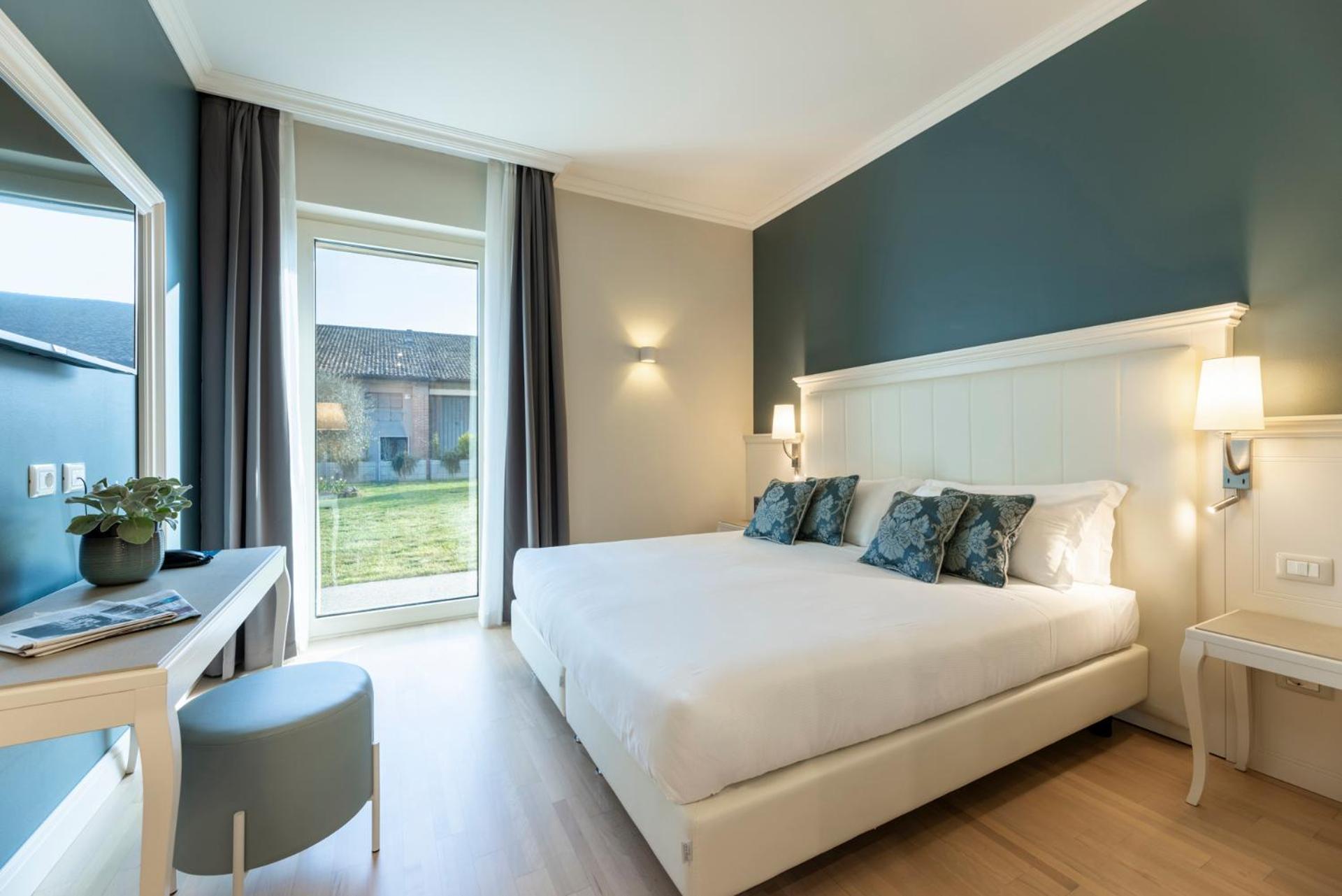 Hotel La Caporala 卡斯泰尔达扎诺 外观 照片